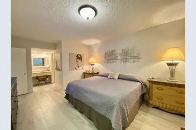 3800  Oaks Clubhouse Dr, Unit #311, Pompano Beach, FL 33069 - Photo 12