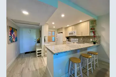 3800  Oaks Clubhouse Dr, Unit #311, Pompano Beach, FL 33069 - Photo 4