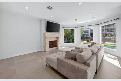 2614  Castilla Isle, Fort Lauderdale, FL 33301 - Photo 14