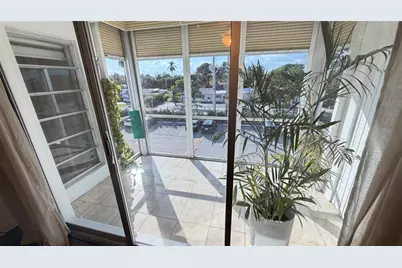 3040 NE 16th Ave, Unit #305, Oakland Park, FL 33334 - Photo 6