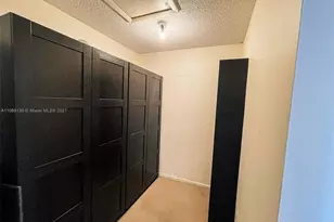 228 Lakeside Cir, Sunrise, FL 33326 - Photo 8