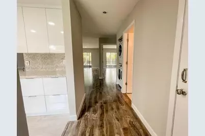 228  Lakeside Cir, Unit #228, Sunrise, FL 33326 - Photo 2