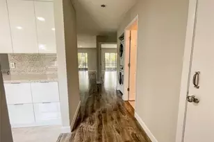 228 Lakeside Cir, Sunrise, FL 33326 - Photo 2