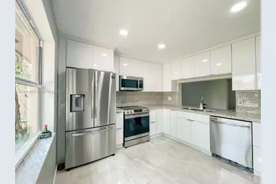 228  Lakeside Cir, Unit #228, Sunrise, FL 33326 - Photo 6