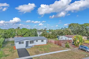 4911 NW 16th St, Lauderhill, FL 33313 - Photo 8