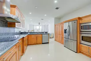 724 NW 155th Terrace, Pembroke Pines, FL 33028 - Photo 20