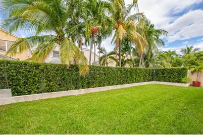 724 NW 155th Ter, Pembroke Pines, FL 33028 - Photo 44