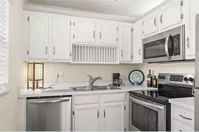 85 NW Crooked Tree Ln, Unit #203, Vero Beach, FL 32962 - Photo 8