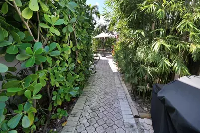 2625 E Gulfstream Ln, Fort Lauderdale, FL 33312 - Photo 46