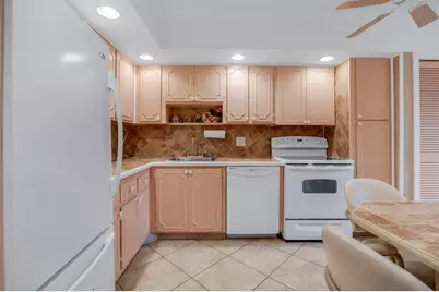 2951 S Palm Aire Dr, Unit #202, Pompano Beach, FL 33069 - Photo 10