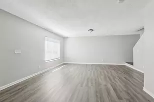 7402 E Banks Dr Unit, Tampa, FL 33617 - Photo 8