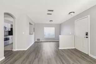 7402 E Banks Dr Unit, Tampa, FL 33617 - Photo 14