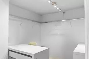 19885 NE 22nd Ave, Miami, FL 33180 - Photo 34