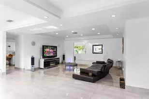 19885 NE 22nd Ave, Miami, FL 33180 - Photo 42