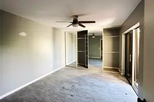 1700 Embassy Dr Unit, West Palm Beach, FL 33401 - Photo 8