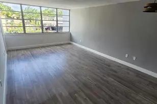 2175 NE 170th St, North Miami Beach, FL 33162 - Photo 6