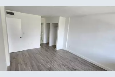 2175 NE 170th St, Unit #208, North Miami Beach, FL 33162 - Photo 4