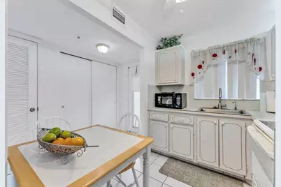 8950  Sunrise Lakes Blvd, Unit #210, Sunrise, FL 33322 - Photo 2