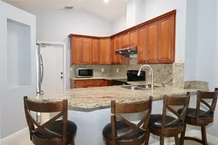 1466 Mira Vista Cir, Weston, FL 33327 - Photo 6