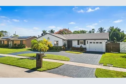 8610 NW 46th St, Lauderhill, FL 33351 - Photo 48