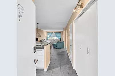 2555 NE 11th St, Unit #610, Fort Lauderdale, FL 33304 - Photo 16