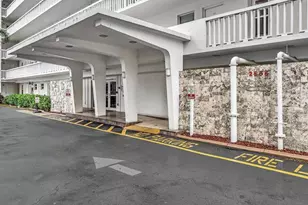 2555 NE 11th St, Fort Lauderdale, FL 33304 - Photo 32