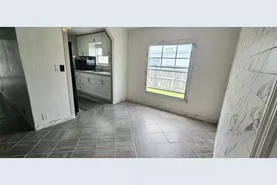 21511 NW 3rd St, Pembroke Pines, FL 33029 - Photo 4