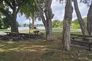 21511 NW 3rd St, Pembroke Pines, FL 33029 - Photo 24