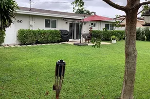 8260 NW 11th Ct, Pembroke Pines, FL 33024 - Photo 18