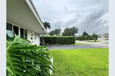 8260 NW 11th Ct, Pembroke Pines, FL 33024 - Photo 2