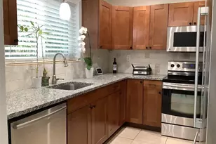 8260 NW 11th Ct, Pembroke Pines, FL 33024 - Photo 8