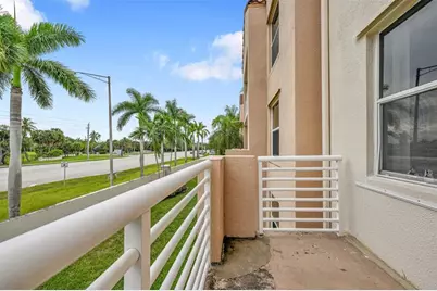 2711  Ocean Club Blvd, Unit #204, Hollywood, FL 33019 - Photo 16