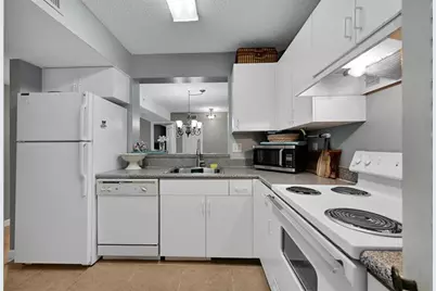 2711  Ocean Club Blvd, Unit #204, Hollywood, FL 33019 - Photo 12