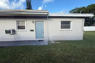 604 NW 10th St, Hallandale Beach, FL 33009 - Photo 2