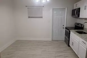 604 NW 10th St, Hallandale Beach, FL 33009 - Photo 4