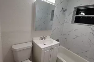 604 NW 10th St, Hallandale Beach, FL 33009 - Photo 14