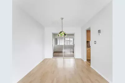 4706 NW 43rd Ter, Tamarac, FL 33319 - Photo 6