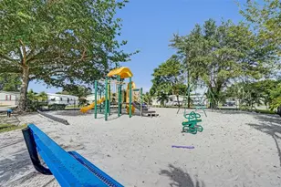 21851 S Heritage Cir, Pembroke Pines, FL 33029 - Photo 78