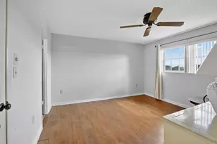 8130 Sunrise Lakes Blvd, Sunrise, FL 33322 - Photo 16