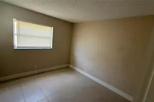 5180 NE 6th Ave, Oakland Park, FL 33334 - Photo 12