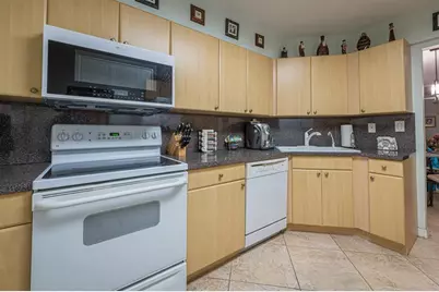 3575  Broken Woods Dr, Unit #303, Coral Springs, FL 33065 - Photo 4