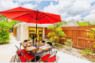 279  Hach Ln (5/3), West Palm Beach, FL 33415 - Photo 4