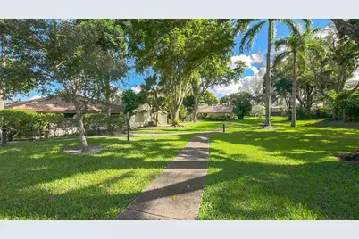 5614  Hammock Ln, Unit #113, Lauderhill, FL 33319 - Photo 30