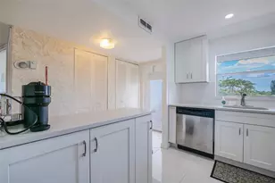 9400 Sunrise Lakes Blvd, Sunrise, FL 33322 - Photo 8