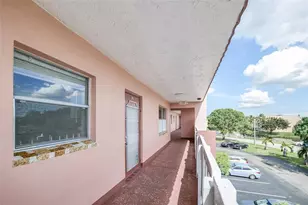 9400 Sunrise Lakes Blvd, Sunrise, FL 33322 - Photo 22