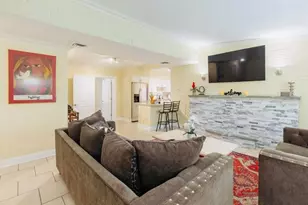 279 Hach Ln (3/2), West Palm Beach, FL 33415 - Photo 4