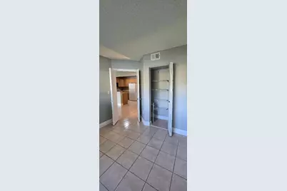 301 W Palm Way, Unit #107, Pembroke Pines, FL 33025 - Photo 16