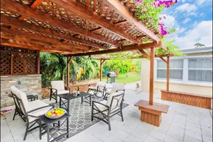 279 Hach Ln (2/1), West Palm Beach, FL 33415 - Photo 2