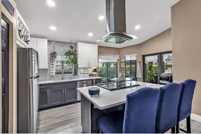 10940  Cypress Run Cir, Coral Springs, FL 33071 - Photo 4