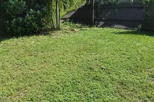 313 NE Glentry Ave, Port Saint Lucie, FL 34983 - Photo 16